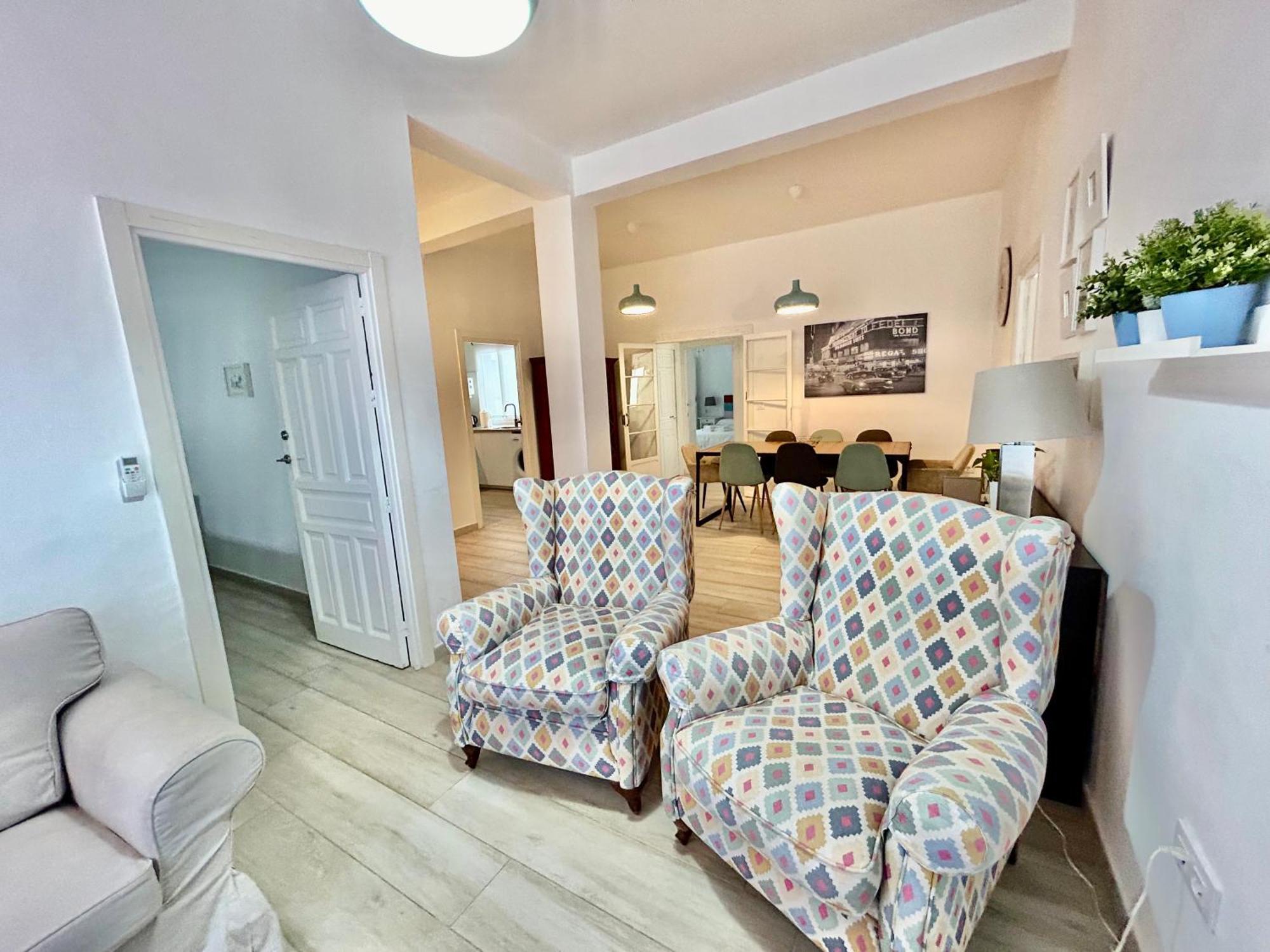 Acogedor Apt 8Pax 4Bdr 2Bth- Cozyhomesevilla2 ภายนอก รูปภาพ