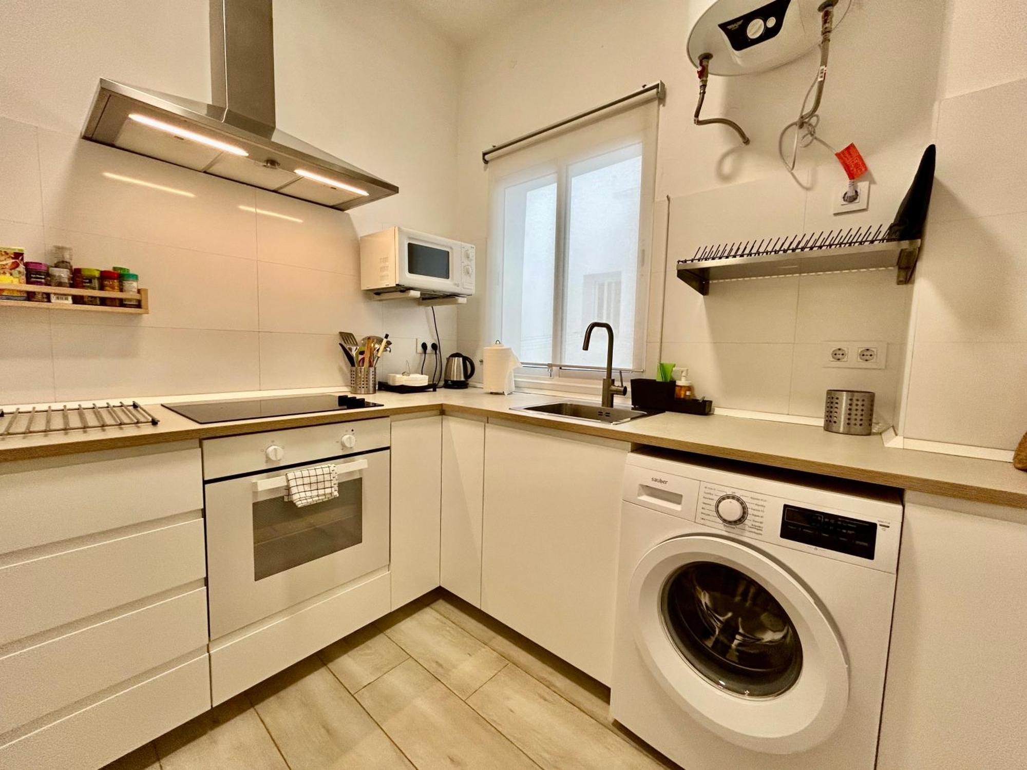 Acogedor Apt 8Pax 4Bdr 2Bth- Cozyhomesevilla2 ภายนอก รูปภาพ
