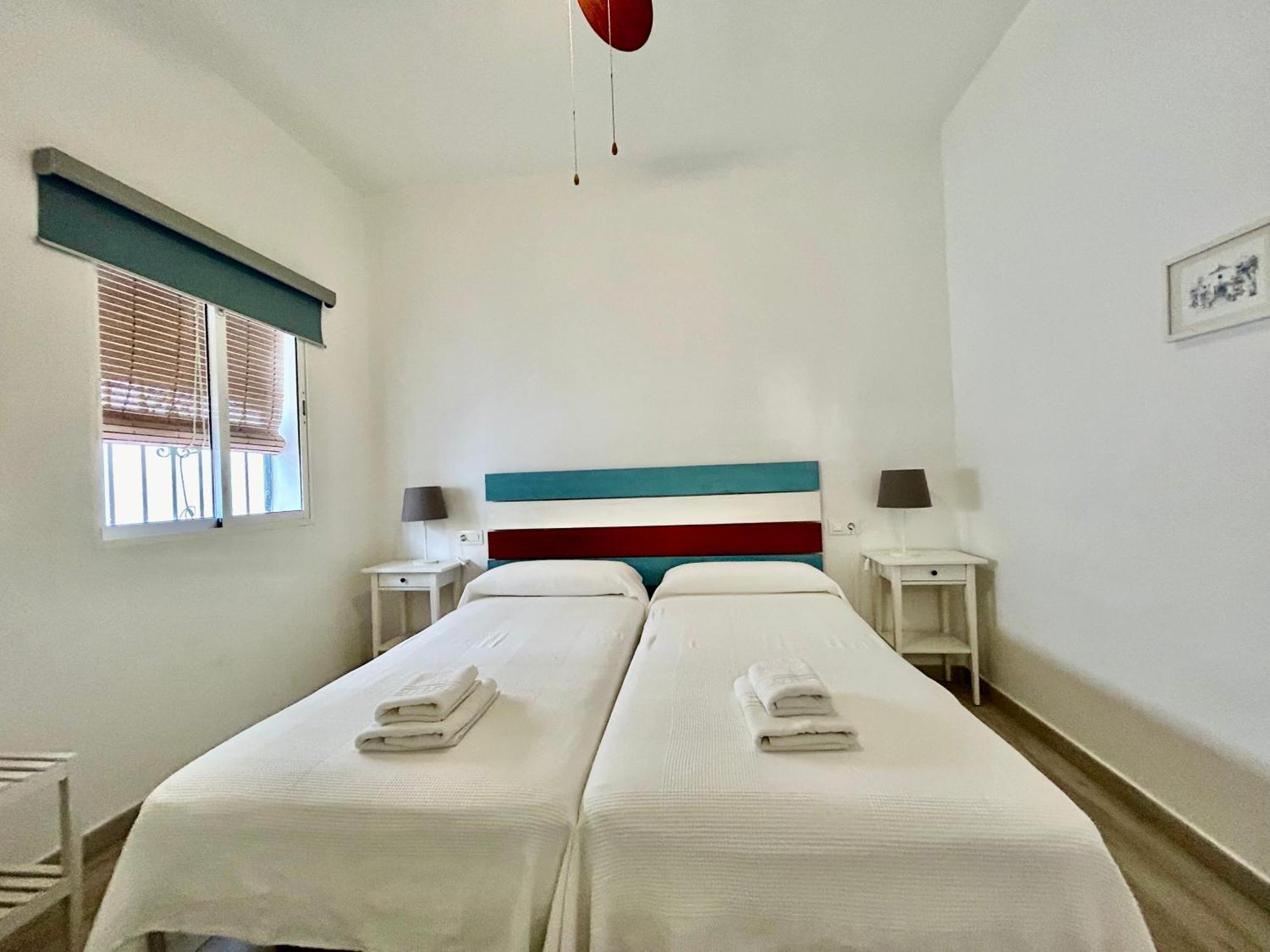 Acogedor Apt 8Pax 4Bdr 2Bth- Cozyhomesevilla2 ภายนอก รูปภาพ