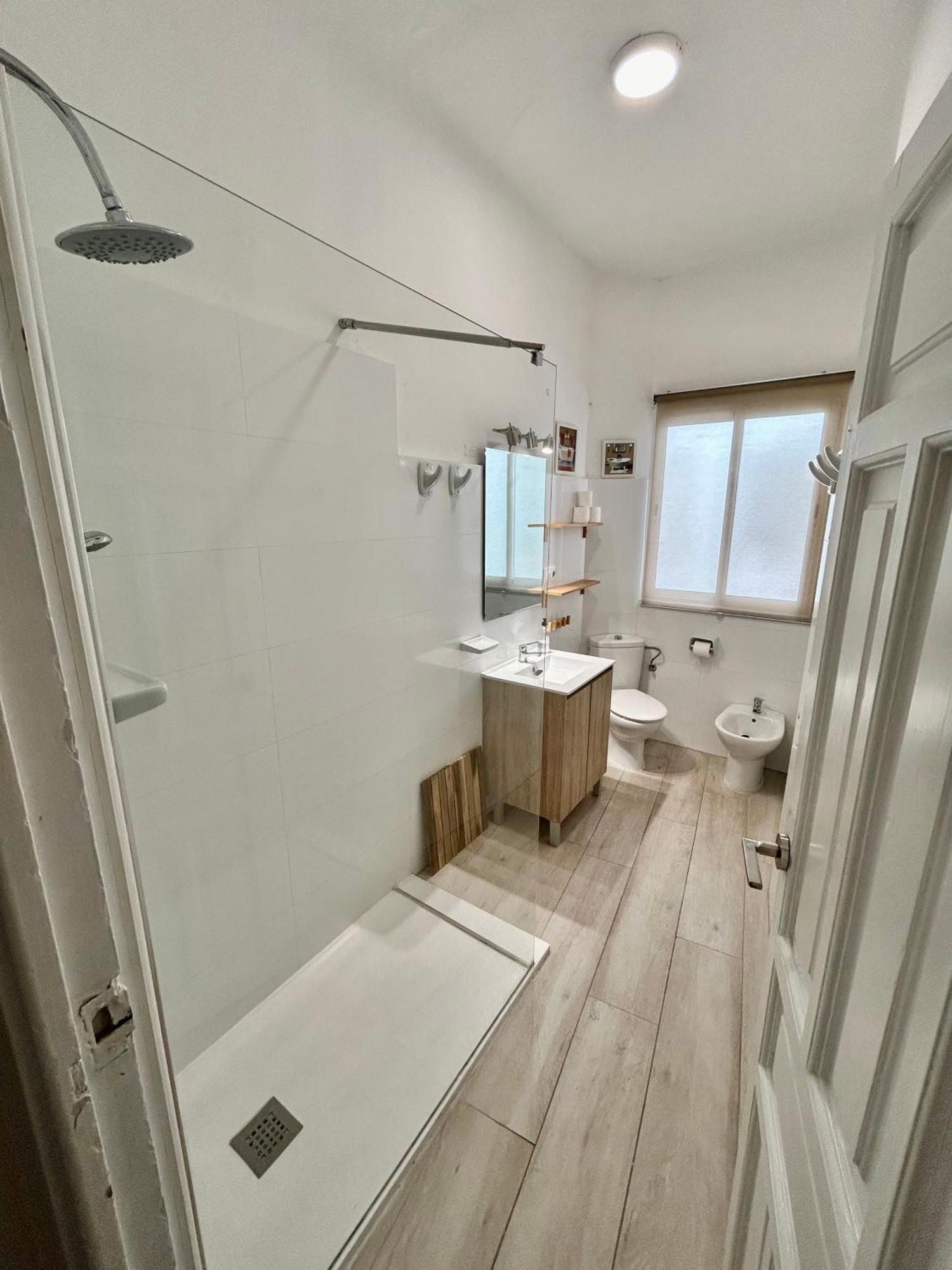 Acogedor Apt 8Pax 4Bdr 2Bth- Cozyhomesevilla2 ภายนอก รูปภาพ