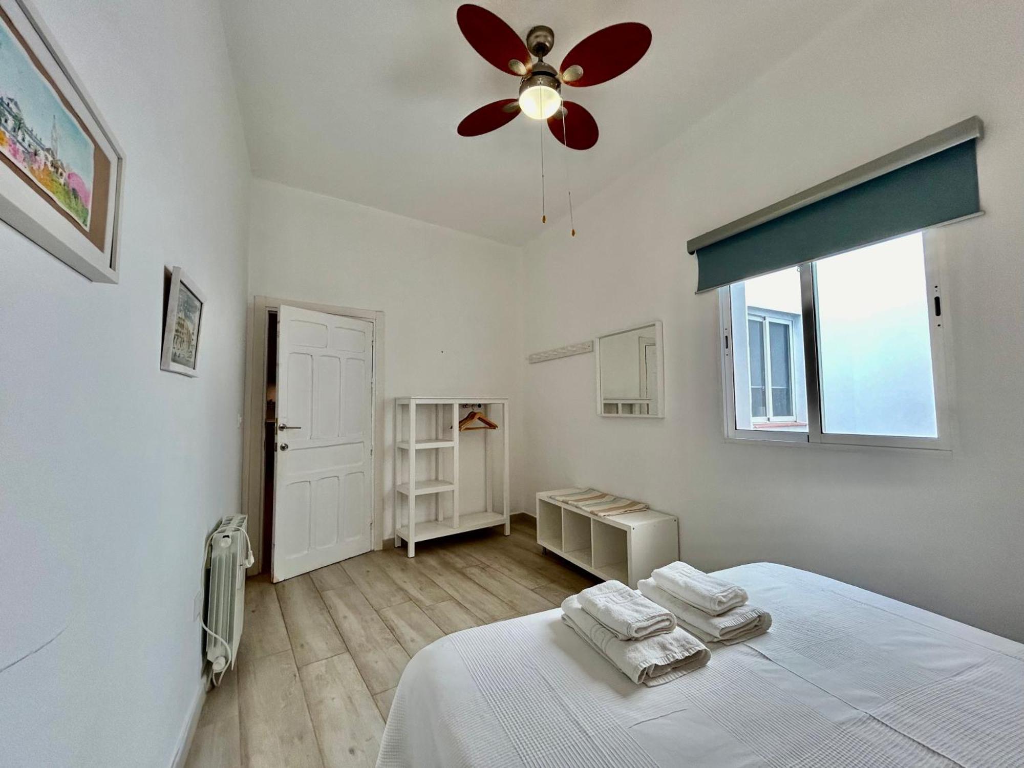 Acogedor Apt 8Pax 4Bdr 2Bth- Cozyhomesevilla2 ภายนอก รูปภาพ