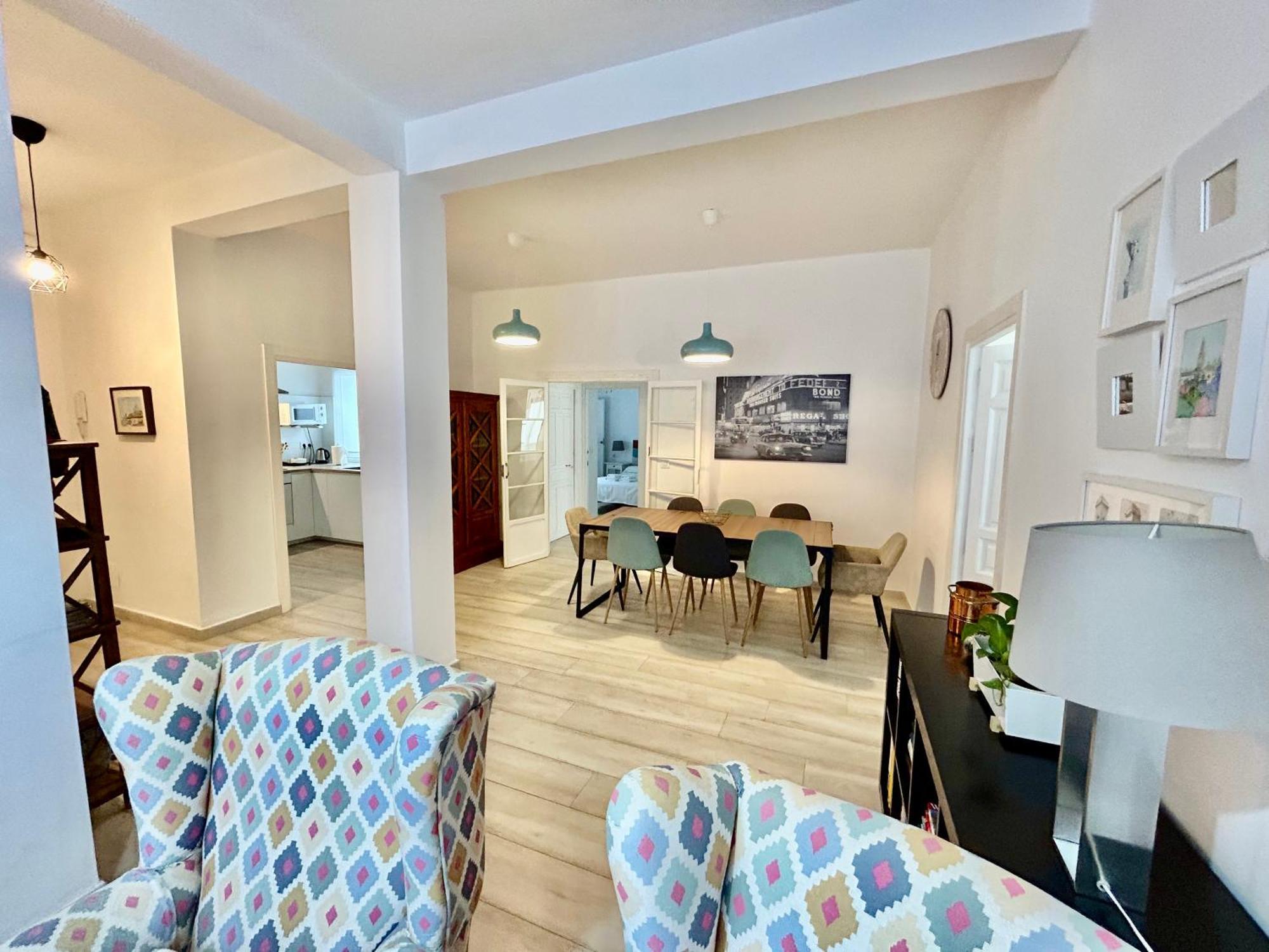Acogedor Apt 8Pax 4Bdr 2Bth- Cozyhomesevilla2 ภายนอก รูปภาพ