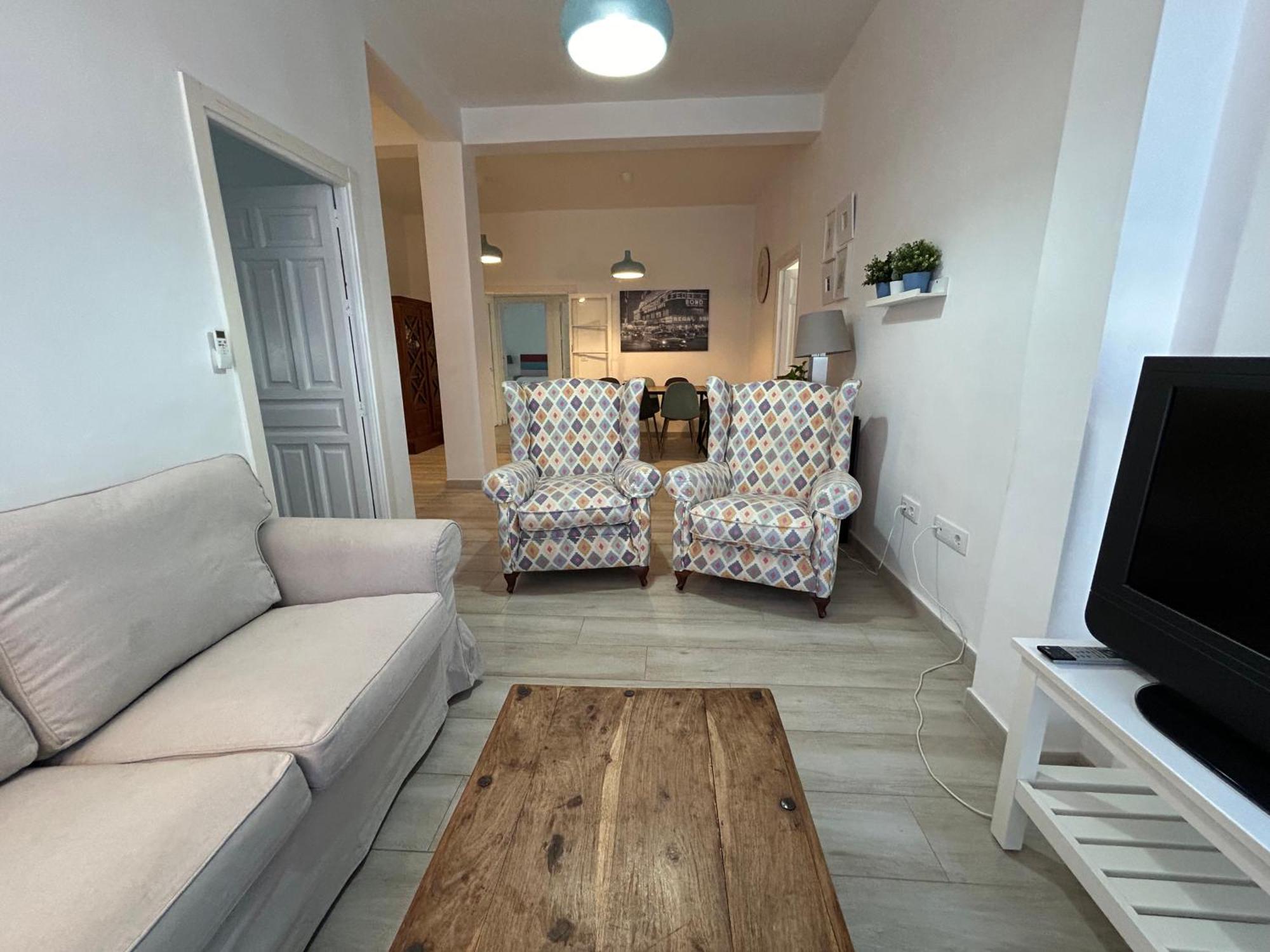 Acogedor Apt 8Pax 4Bdr 2Bth- Cozyhomesevilla2 ภายนอก รูปภาพ