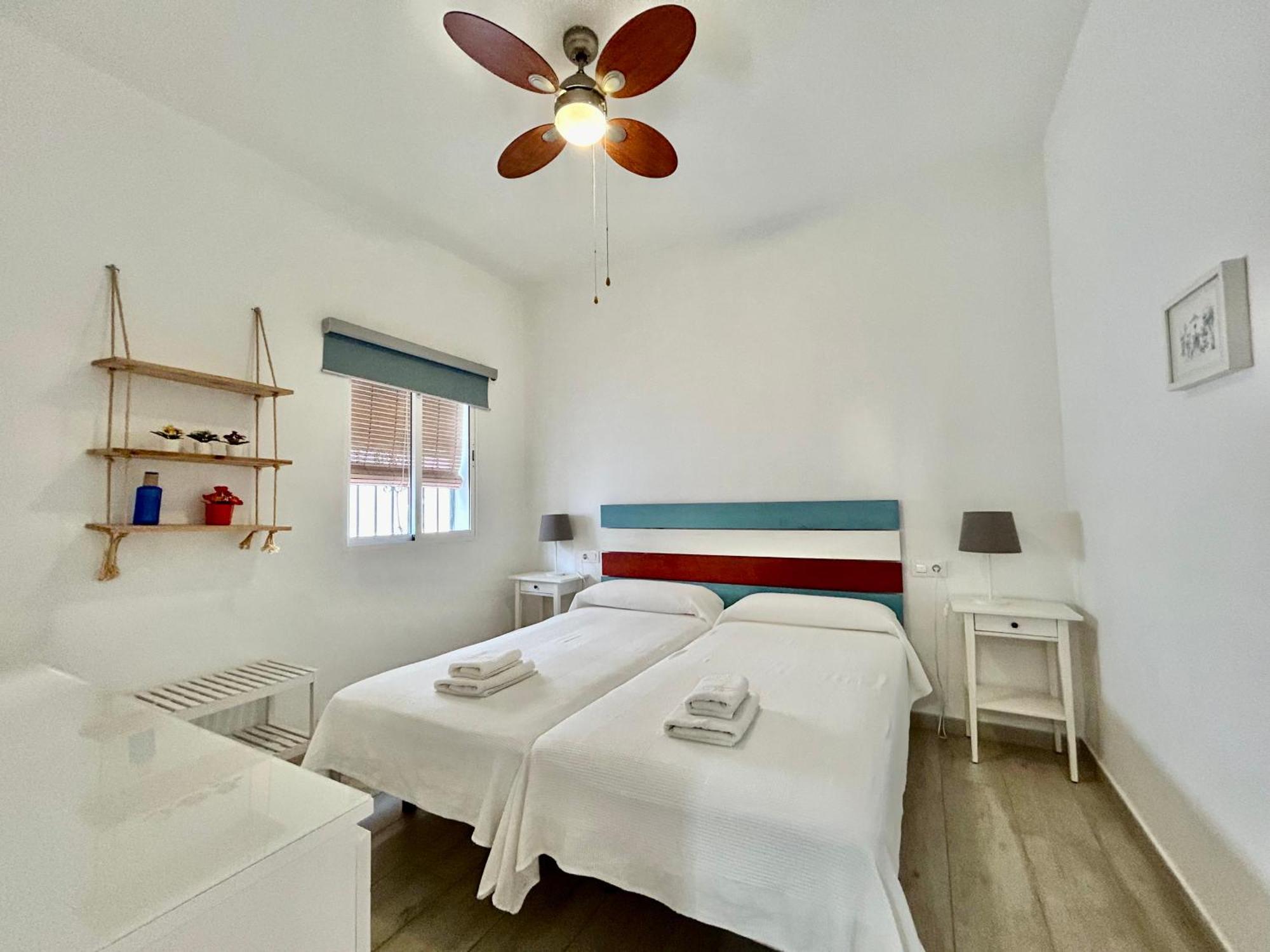 Acogedor Apt 8Pax 4Bdr 2Bth- Cozyhomesevilla2 ภายนอก รูปภาพ
