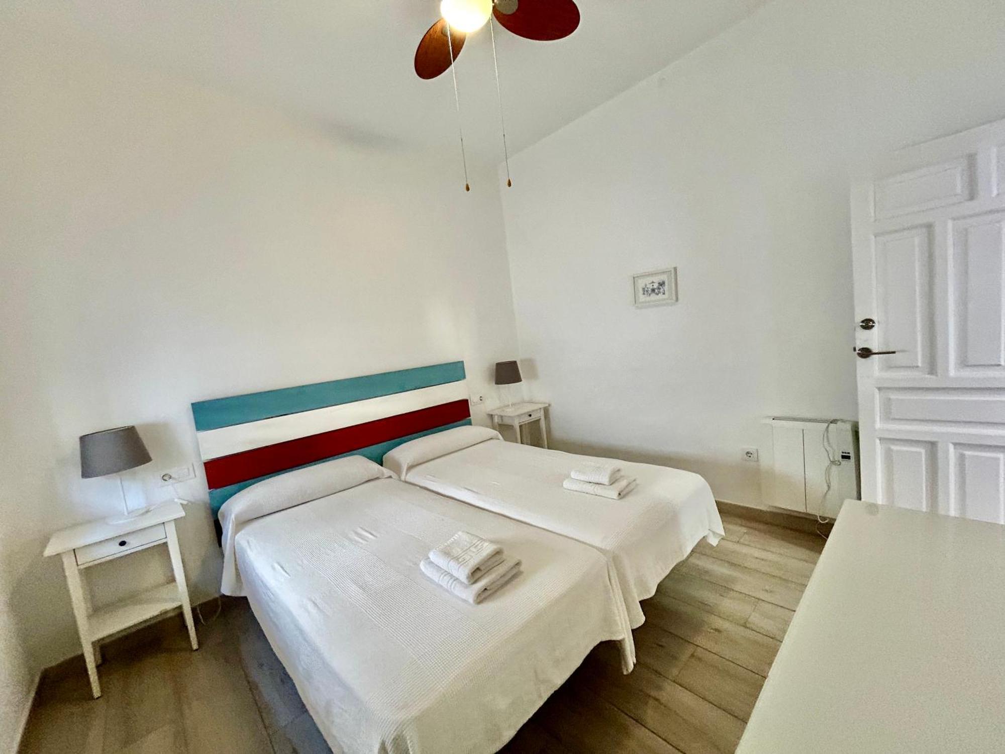 Acogedor Apt 8Pax 4Bdr 2Bth- Cozyhomesevilla2 ภายนอก รูปภาพ
